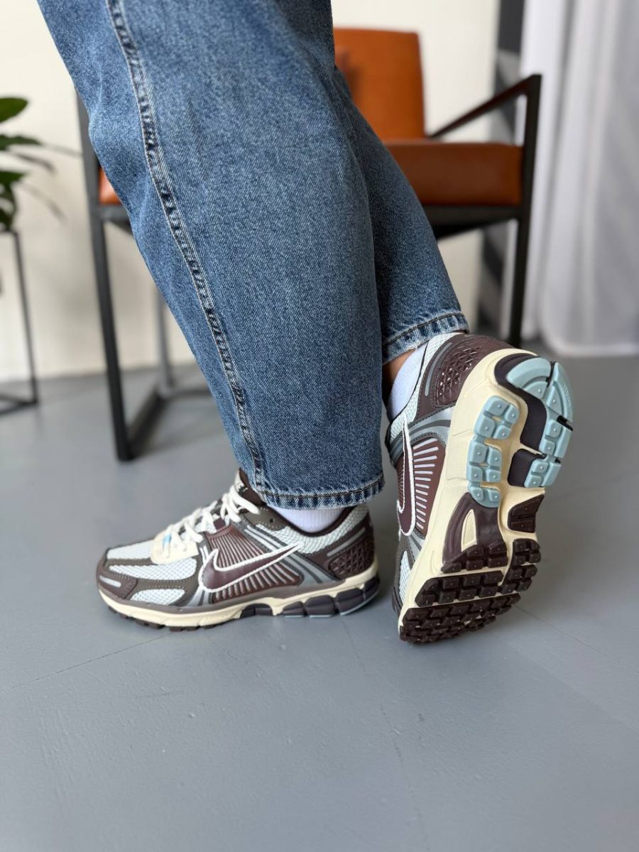 Кросівки Nike Zoom Vomero 5 Earth Fossil