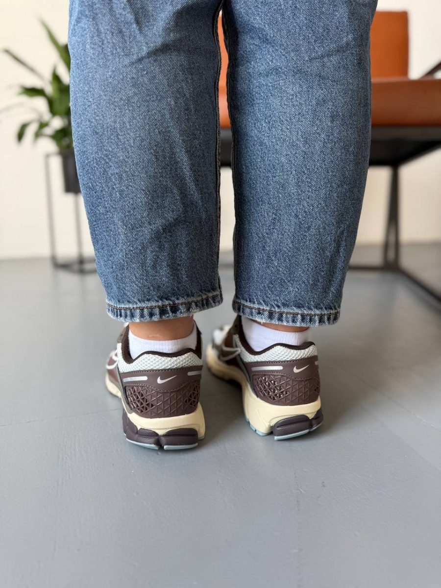 Кросівки Nike Zoom Vomero 5 Earth Fossil