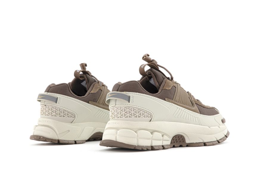 Кросівки Nike Zoom Vomero Roam Mink Brown