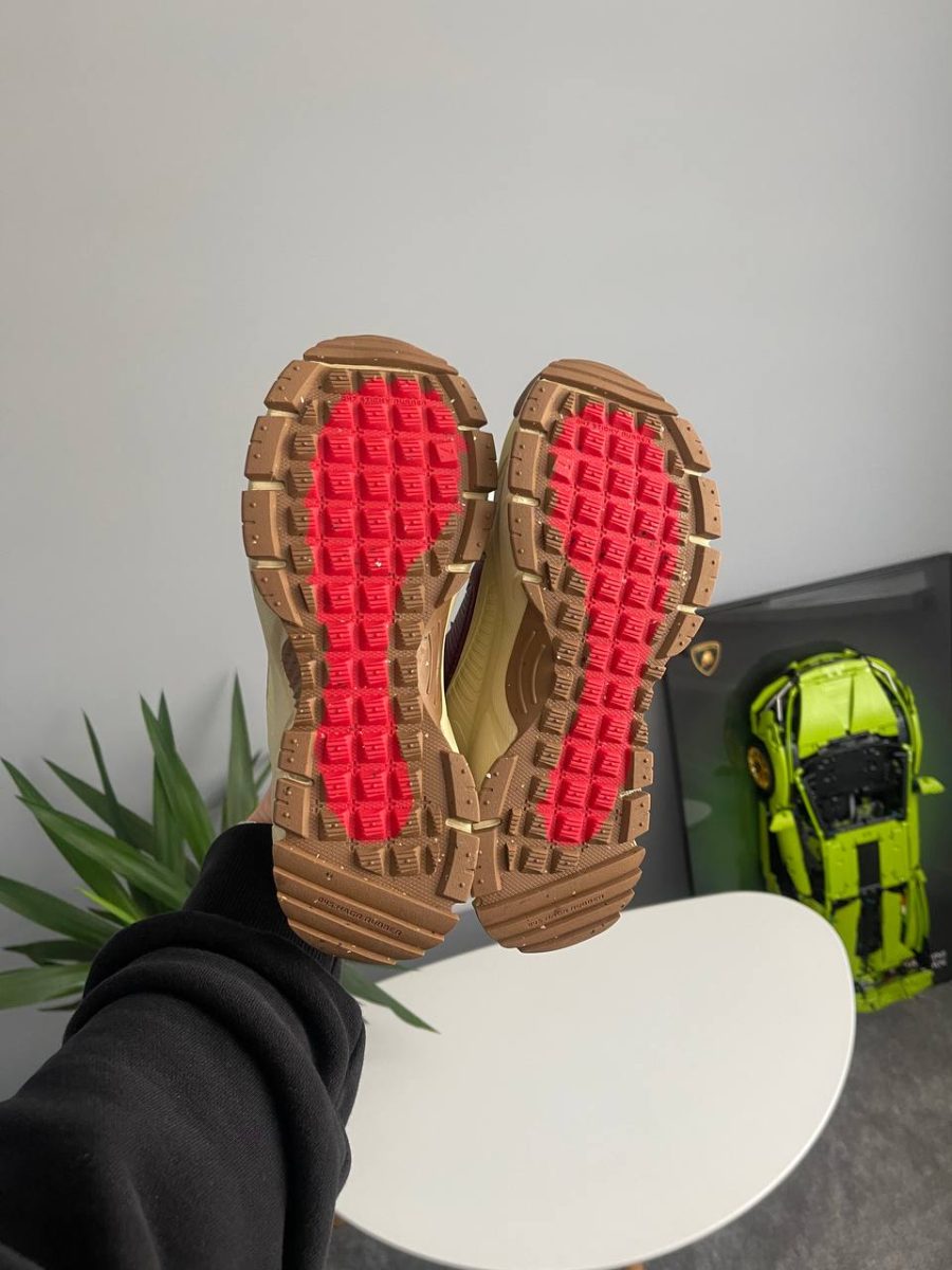 Кроссовки Nike Zoom Vomero Roam Team Red Gold
