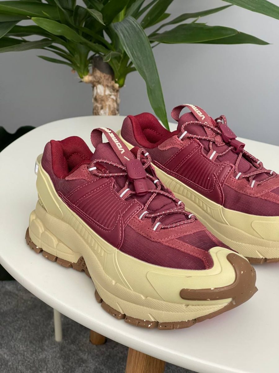 Кроссовки Nike Zoom Vomero Roam Team Red Gold