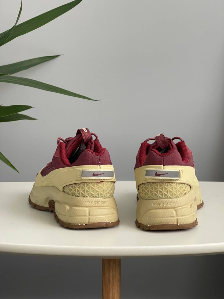 Кроссовки Nike Zoom Vomero Roam Team Red Gold