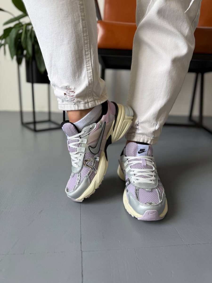 Кросівки Nike V2K Run Doll Barely Grape
