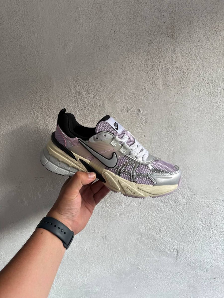 Кросівки Nike V2K Run Doll Barely Grape