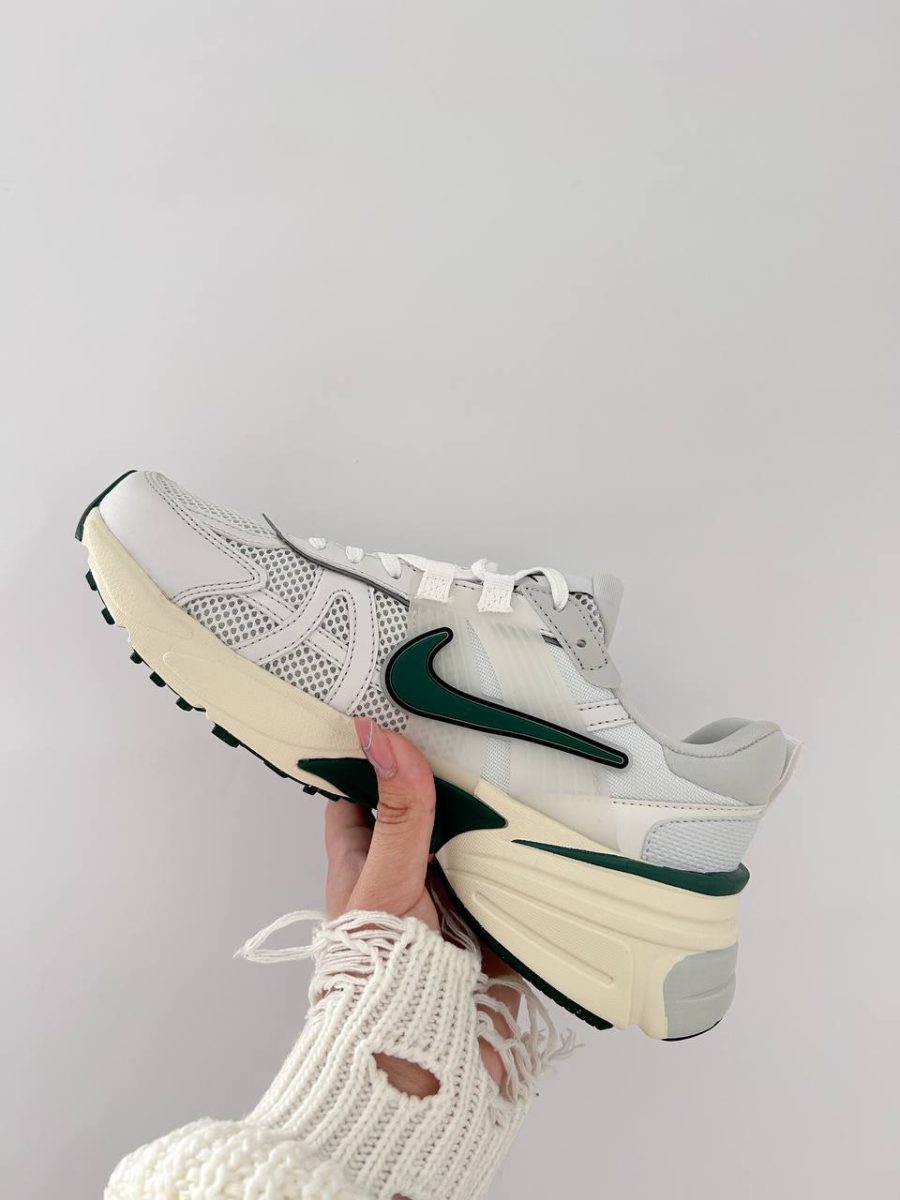 Кросівки Nike V2K Run Fir