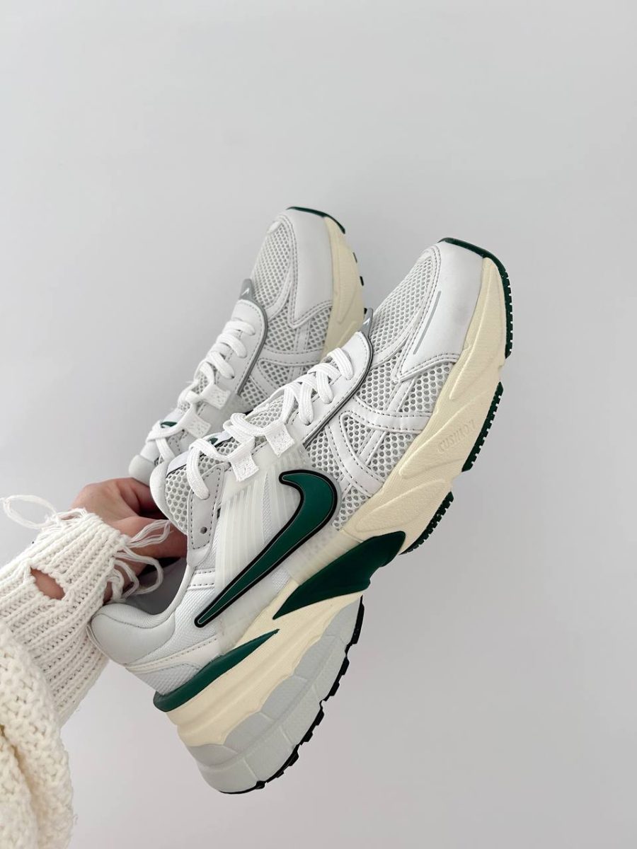 Кросівки Nike V2K Run Fir