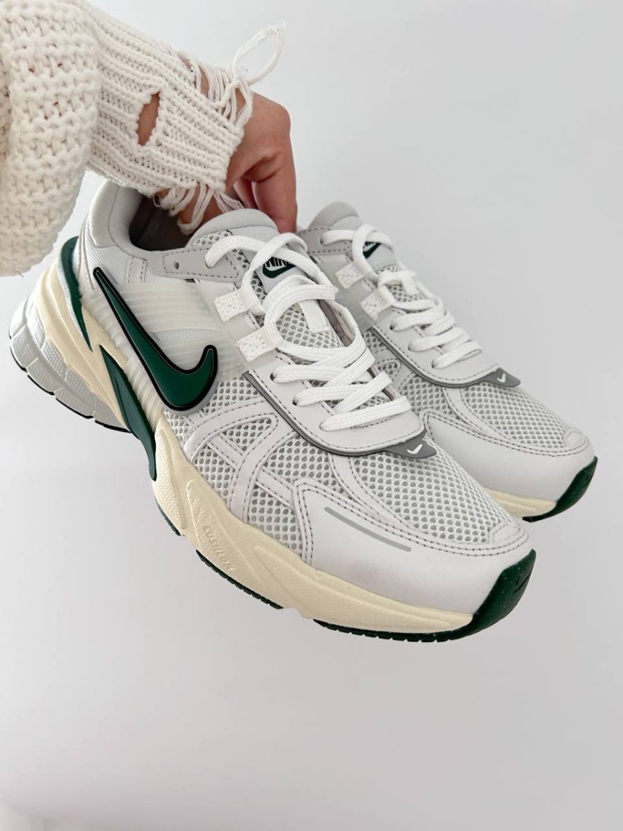 Кросівки Nike V2K Run Fir