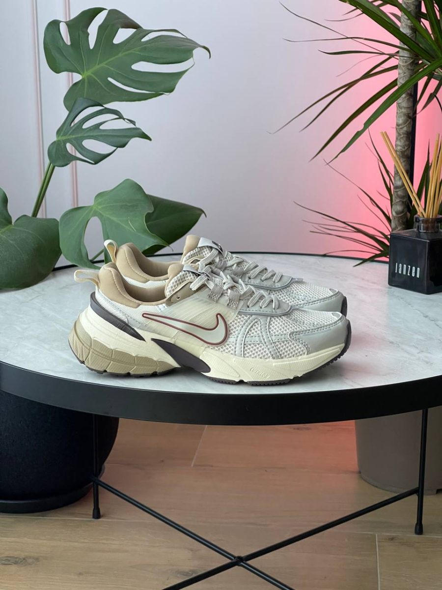 Кроссовки Nike V2K Run Light Orewood Brown