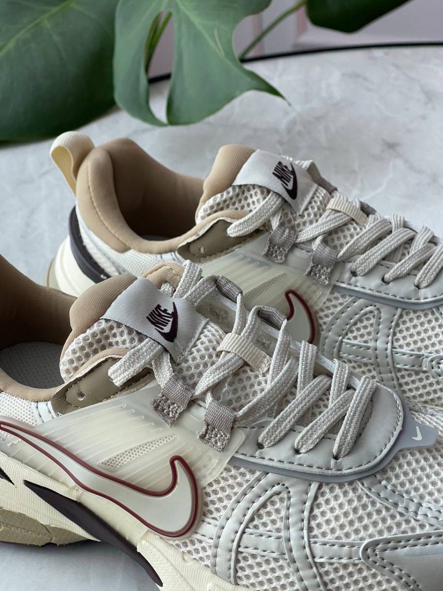 Кроссовки Nike V2K Run Light Orewood Brown