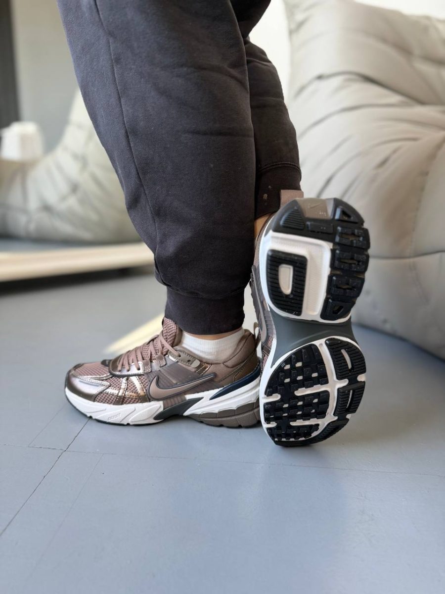 Кросівки Nike V2K Run Mink Brown