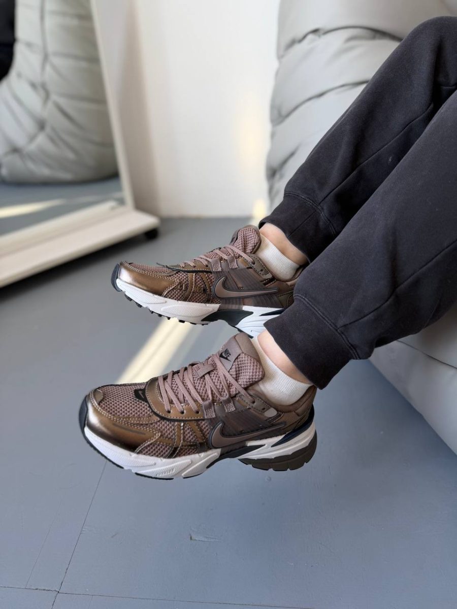 Кросівки Nike V2K Run Mink Brown