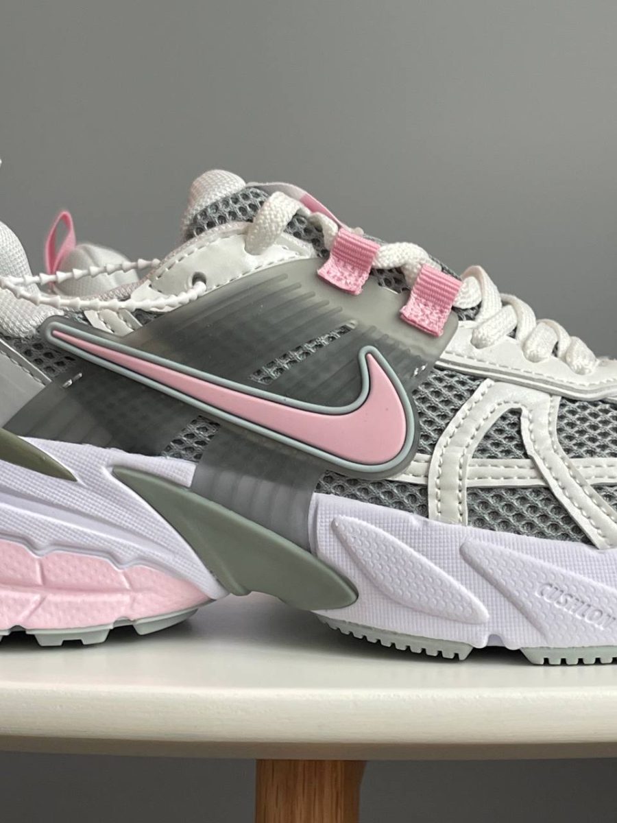 Кроссовки Nike V2K Run Pink Foam