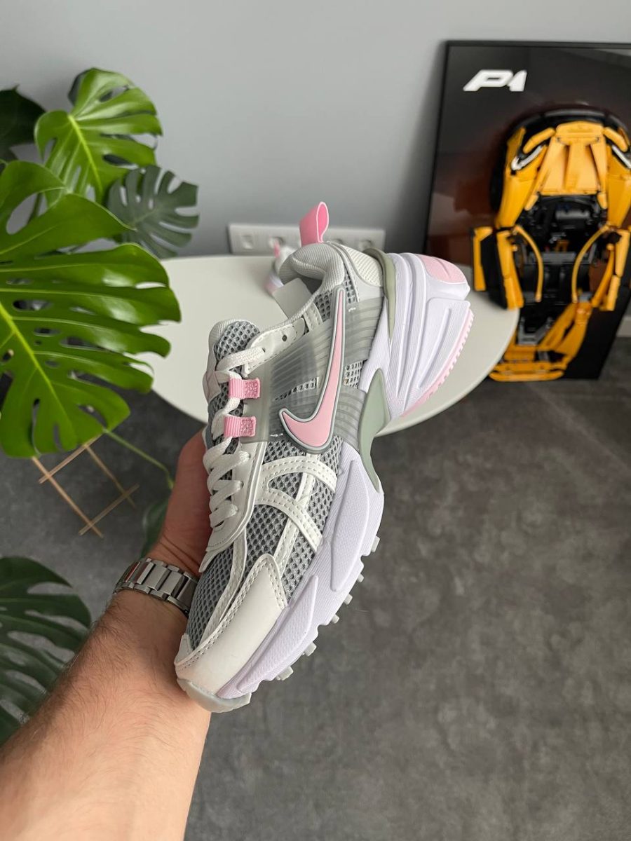 Кроссовки Nike V2K Run Pink Foam