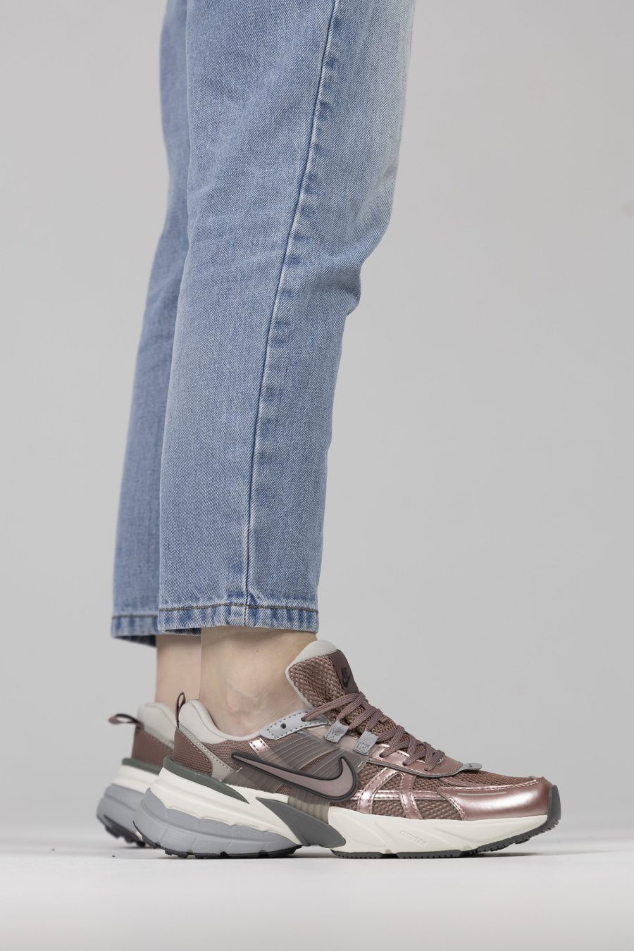 Кросівки Nike V2K Run Smokey Mauve