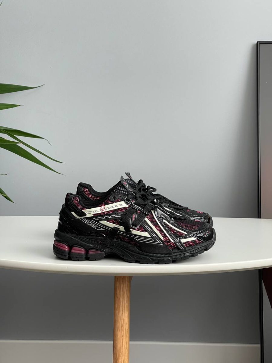 Кроссовки New Balance 1906A Black Dragon Berry