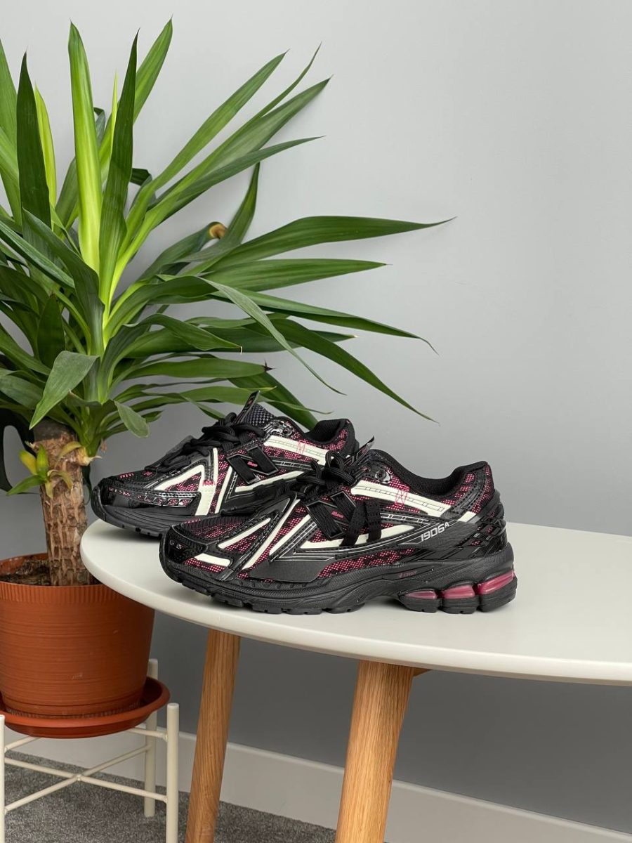 Кроссовки New Balance 1906A Black Dragon Berry
