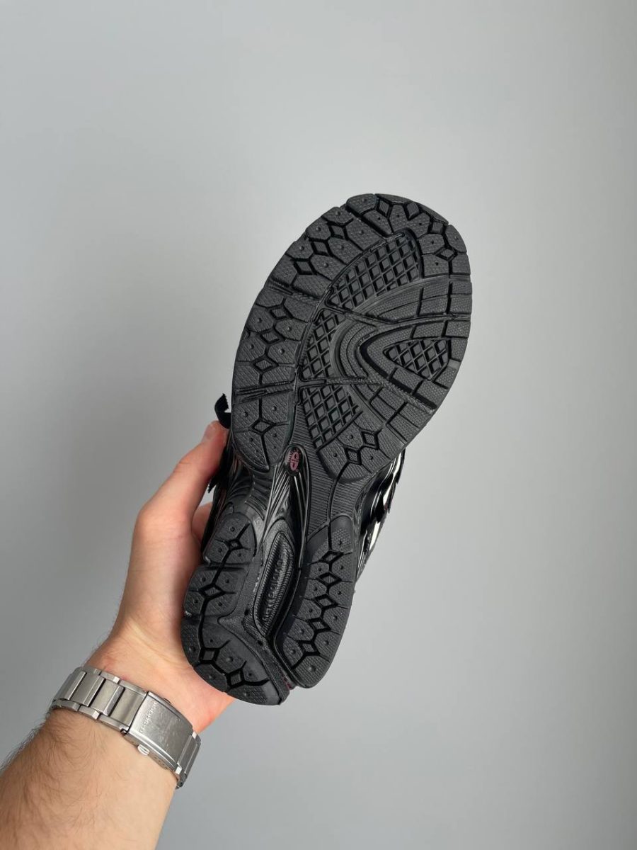Кроссовки New Balance 1906A Black Dragon Berry