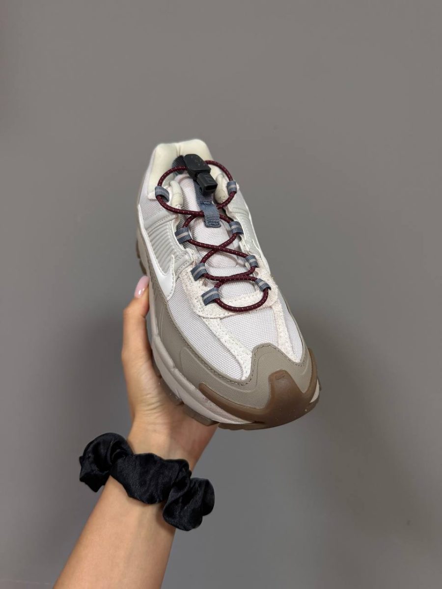 Кросівки Nike Zoom Vomero Roam College Grey Gum