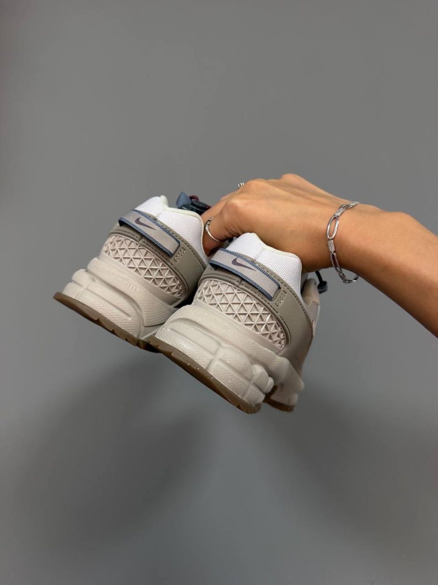 Кросівки Nike Zoom Vomero Roam College Grey Gum