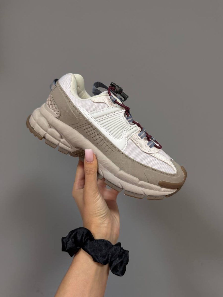 Кросівки Nike Zoom Vomero Roam College Grey Gum