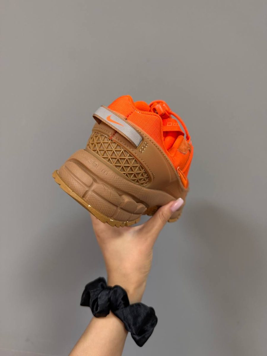 Кросівки Nike Zoom Vomero Roam Safety Orange