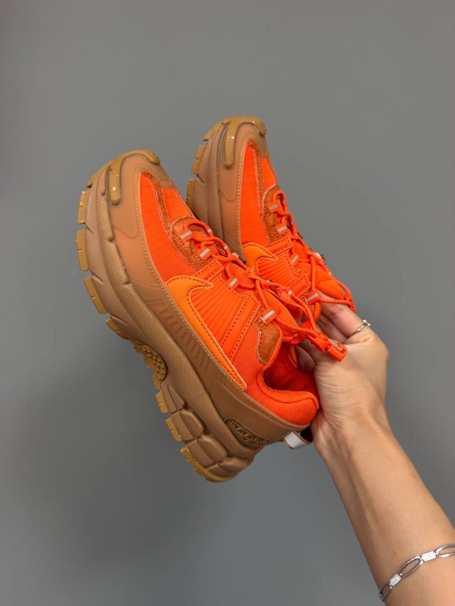 Кросівки Nike Zoom Vomero Roam Safety Orange
