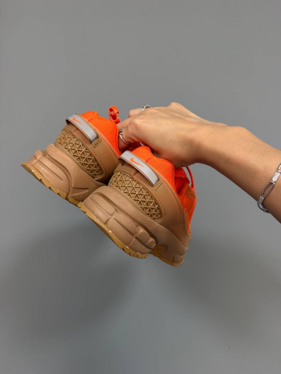 Кросівки Nike Zoom Vomero Roam Safety Orange